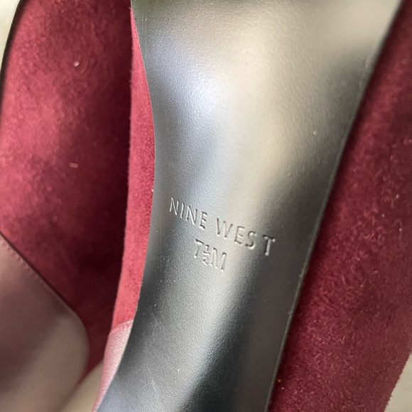 NINE WEST 'Brienne' High Heel Wine Suede Booties, Shooties 7.5M like-new in box - Picture 5 of 8